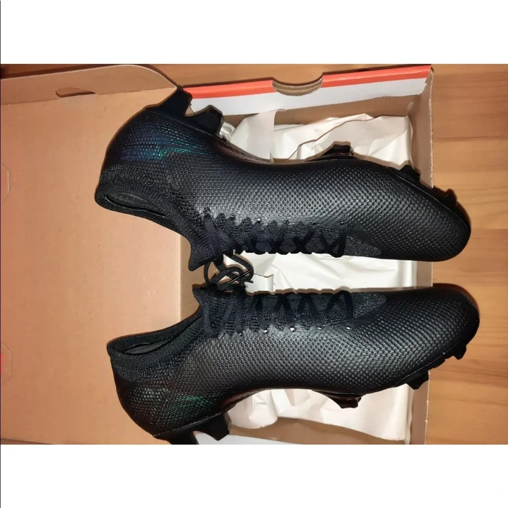 NWT Nike Mercurial Vapor 13 Pro FG Soccer Cleats‎
